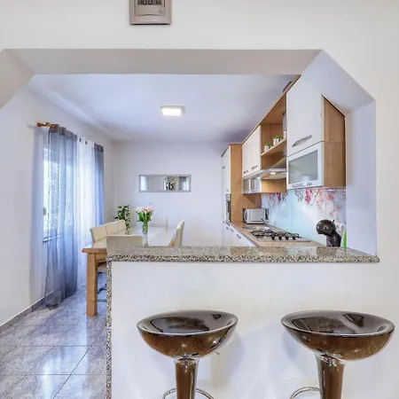 Apartment Pavao *