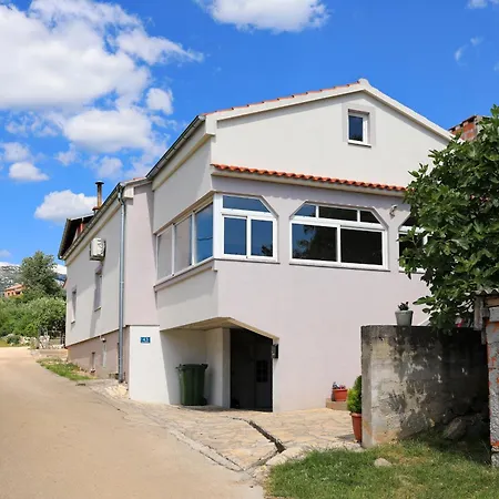 Pavao Apartman *
