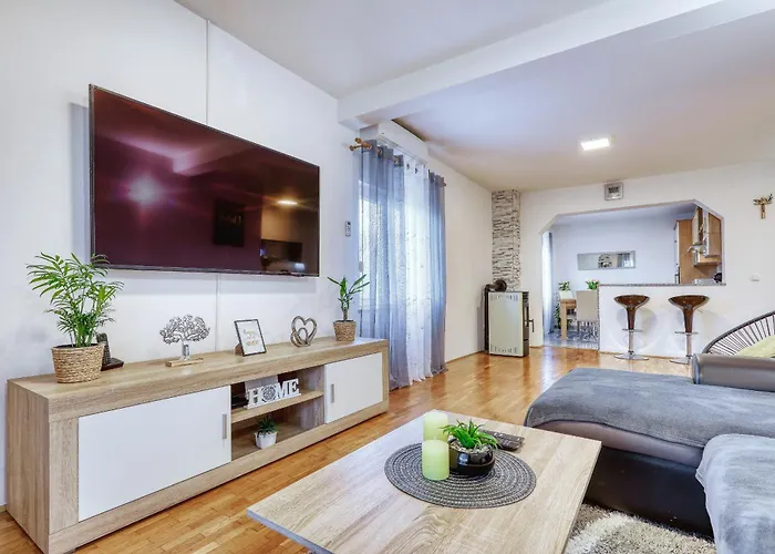Pavao Apartment *