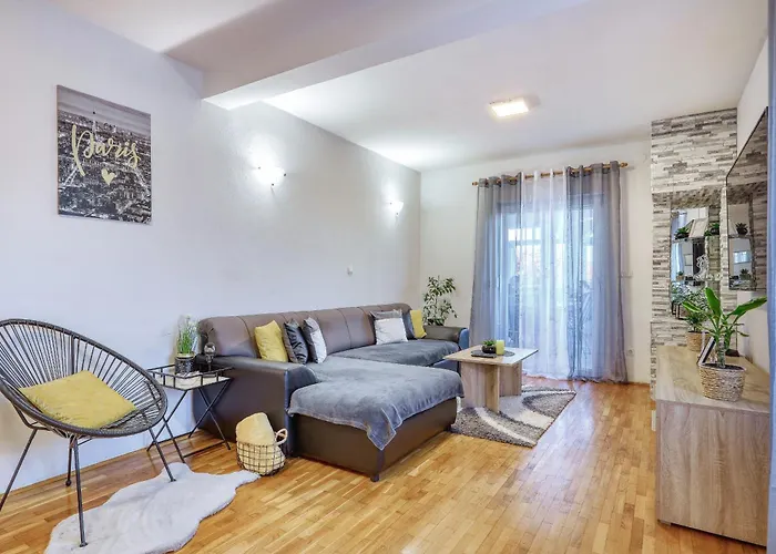 Apartment Pavao *